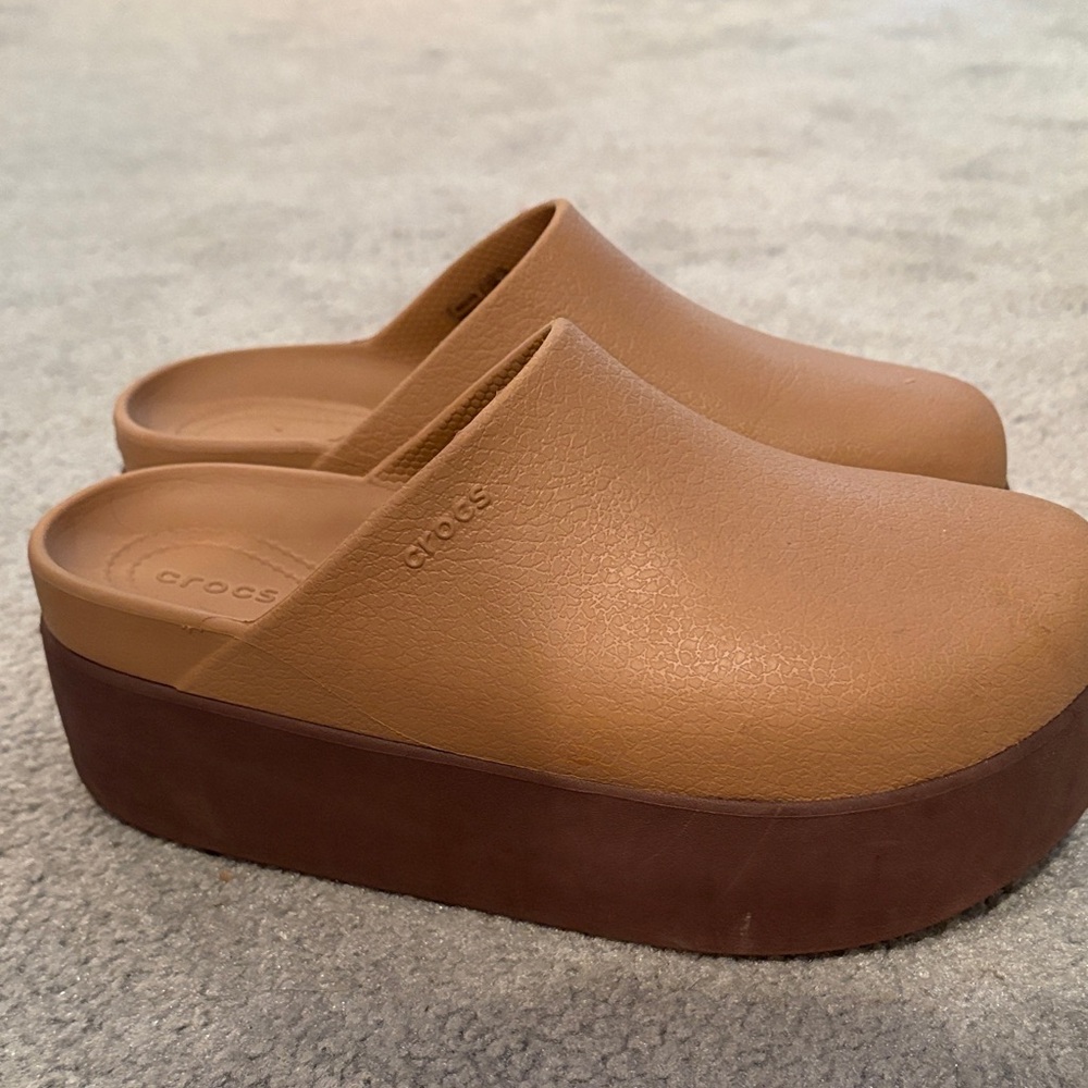 Crocs clogs